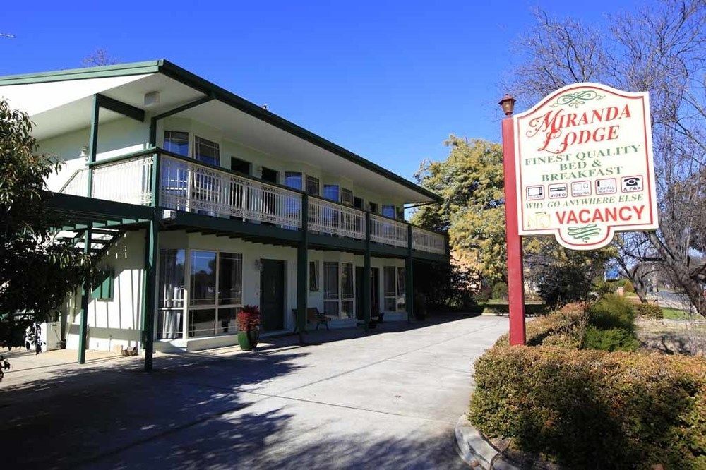 Miranda Lodge Canberra Extérieur photo