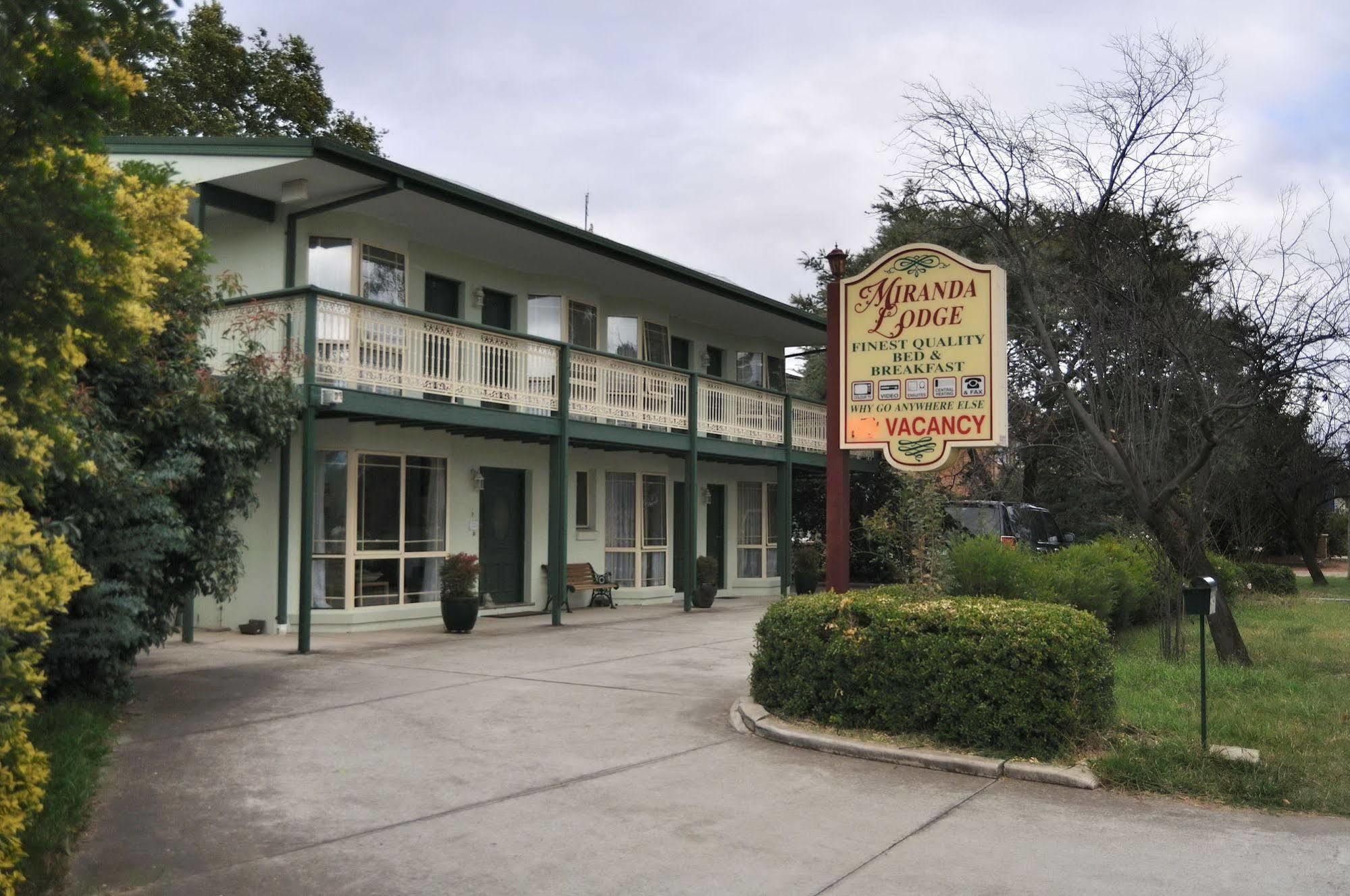 Miranda Lodge Canberra Extérieur photo